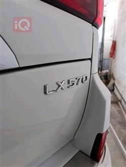 لێکزس LX